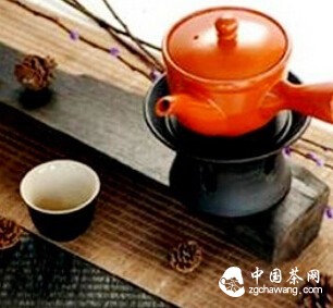 品茶门道：老茶煮制，嫩茶杯冲