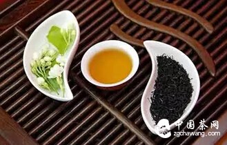 茶中美妙哉，芳迹嗅可循