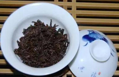 泡普洱茶，能不能翻动叶底？