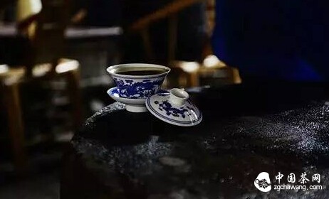 那时时光很慢，茶水很甜