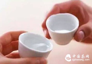 4个“黑色时段” 喝茶最伤身