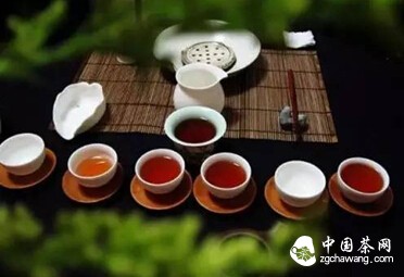 传统普洱茶 VS 现代普洱茶，有哪些不同呢？