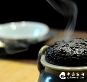 一个人有茶有月光