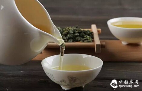 详解为什么秋天要多喝茶？适合喝哪些茶？