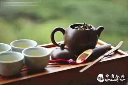 冲茶冲出泡沫，这茶正常吗？