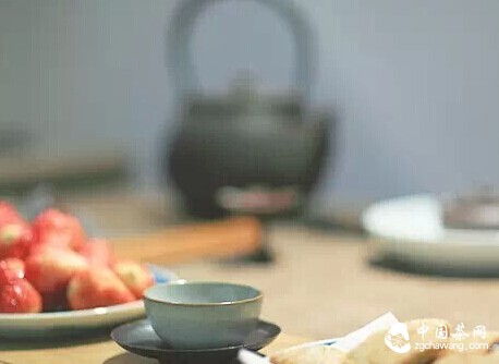 一杯茶的时光，让世界静下来慢下来