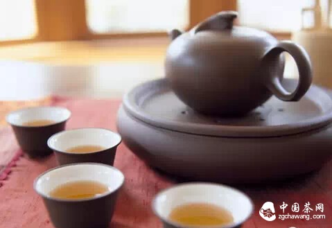 七分满，三分情！茶为什么要倒七分满的智慧解读