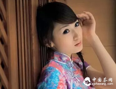 爱喝茶的女人美如花！