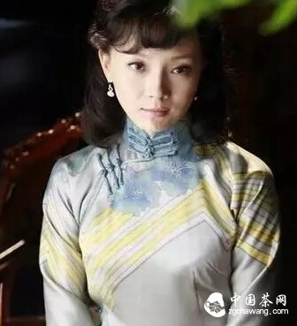 女人喝茶亦如茶