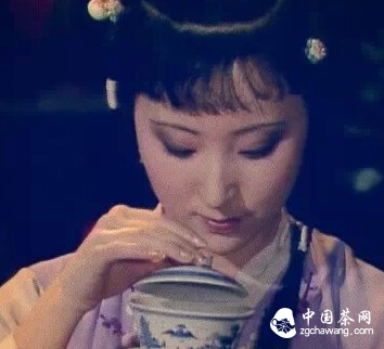 女人喝茶亦如茶