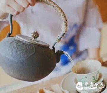 泡茶，请正确掌握注水方式