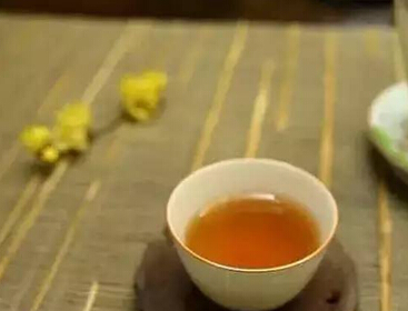 普洱茶，一年陈三年药七年宝