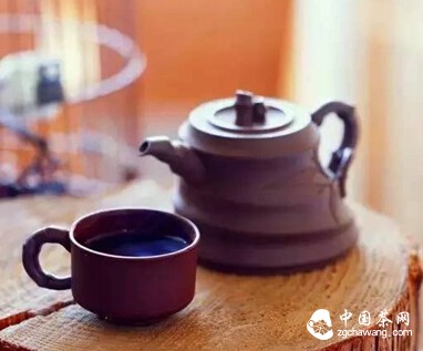 就这样静静地，与茶相依