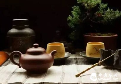 就这样静静地，与茶相依