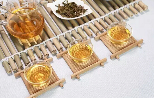 喝普洱茶，一年四季有讲究