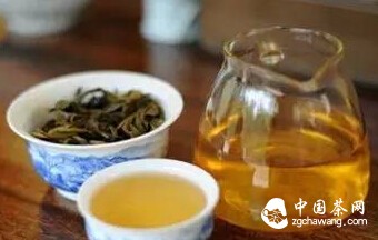 喝茶有讲究：茶水喝不对 营养打折扣