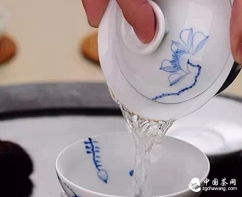 普洱沱茶的爱情观：陪伴是最长情的告白