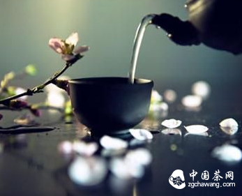 一日仅以三碗茶应对世间万端事情，你能么?