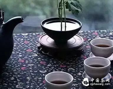 清茶一杯，足以幸福