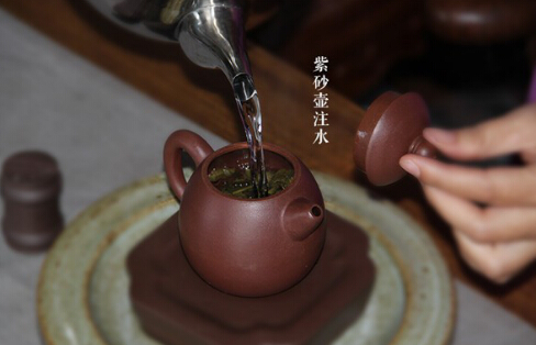 紫砂壶泡茶和盖碗泡茶有什么不同？