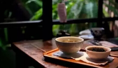 爱着茶，如同爱着一个人