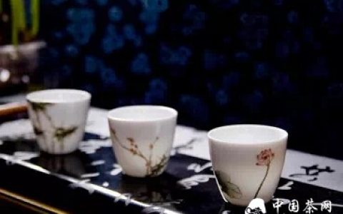 众生似茶叶，沸水沏好茶