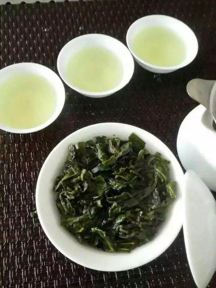 精明的资深茶客泡的是哪壶铁观音