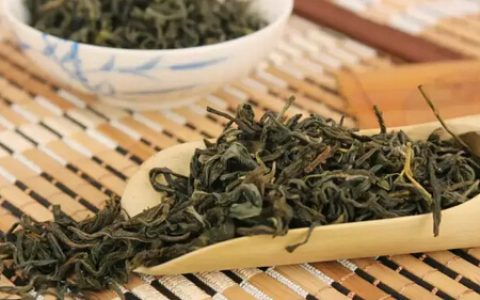 无由持一碗， 寄与爱茶人