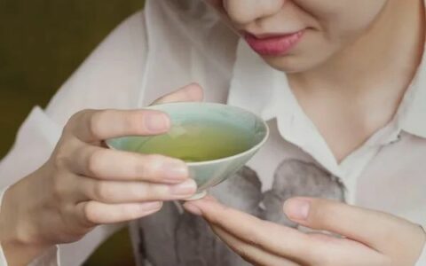 82年的拉菲可以炫一瓶，那82年的碧螺春你敢不敢也来一口？