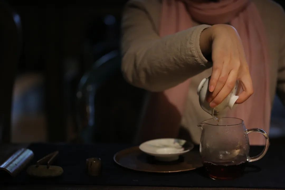 三八妇女节的一碗心灵鸡汤：妇女与女子之间，只隔了一杯茶