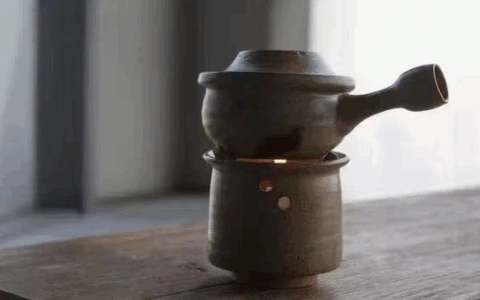 年轻人掀起茶圈副业潮，凭「围炉煮茶」就能赚2年茶钱？