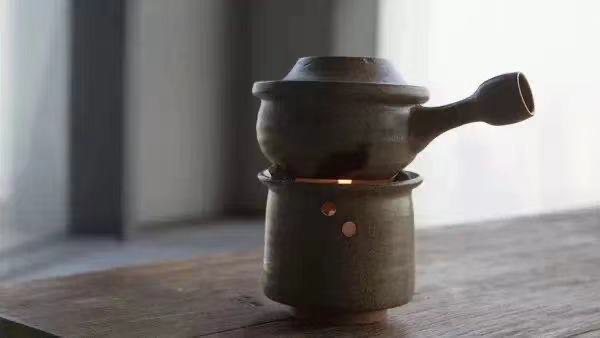 年轻人掀起茶圈副业潮，凭「围炉煮茶」就能赚2年茶钱？