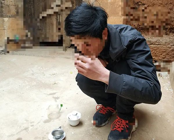 “茶不正宗，我不是人”这种野性难驯的淘宝卖茶文案，你吃得消几条？