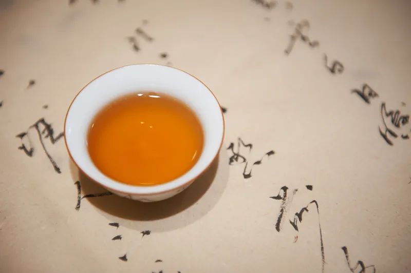 三八妇女节的一碗心灵鸡汤：妇女与女子之间，只隔了一杯茶