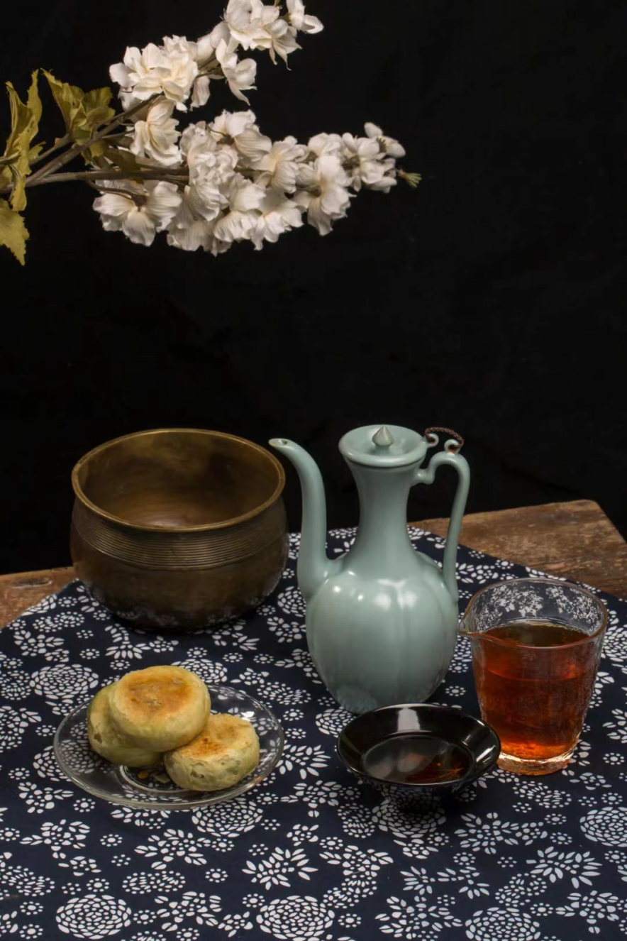 年轻人掀起茶圈副业潮，凭「围炉煮茶」就能赚2年茶钱？