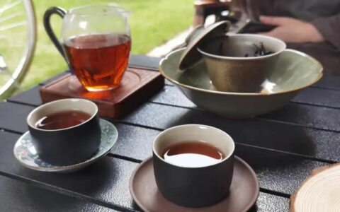 露营看世界杯也露营喝茶，传统茶饮在年轻群体里赶潮出圈了一回？
