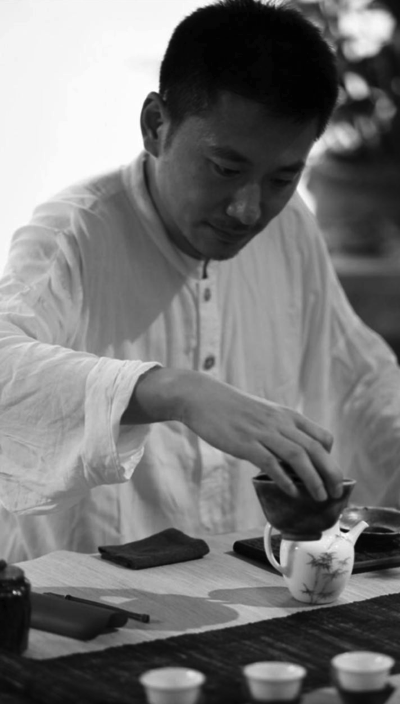 学会在茶席上插花，你就能随时拯救一场品格不高的茶会！