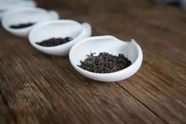 铁观音存了15年就是"老铁"了 ? 不，你对"老铁"的误解相当扎心了！