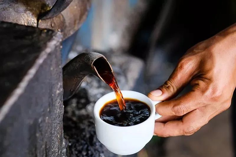 你做梦都想不到缅甸人怎样吃茶:奶茶/普洱/茶叶炒饭/茶叶腌咸菜/茶叶做酱!