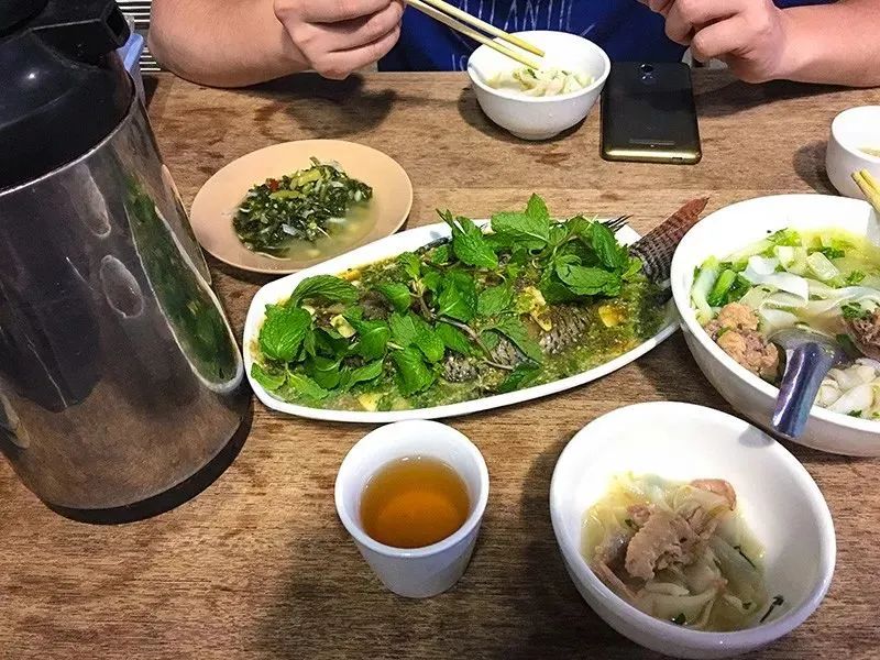你做梦都想不到缅甸人怎样吃茶:奶茶/普洱/茶叶炒饭/茶叶腌咸菜/茶叶做酱!