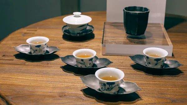 催婚、问收入...面对春节囧境，给亲戚朋友泡杯什么茶能把送命题轻易化解？