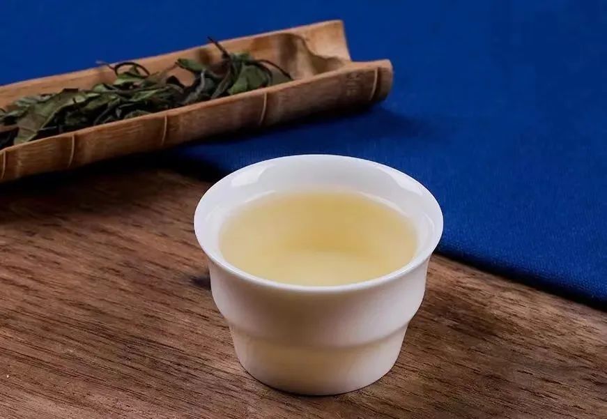 爱茶成痴，一个人应该存多少茶才能形成10年循环？