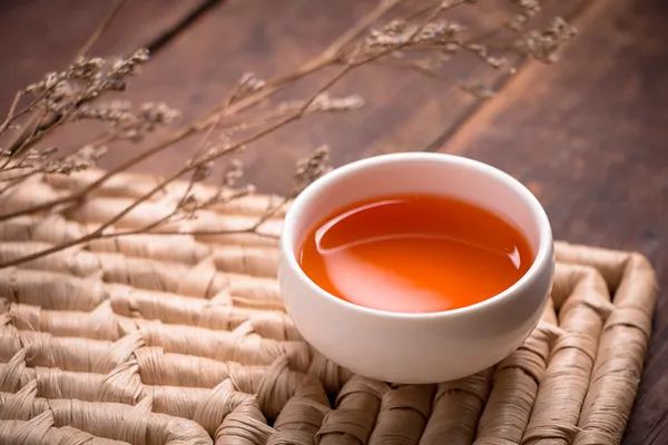 催婚、问收入...面对春节囧境，给亲戚朋友泡杯什么茶能把送命题轻易化解？
