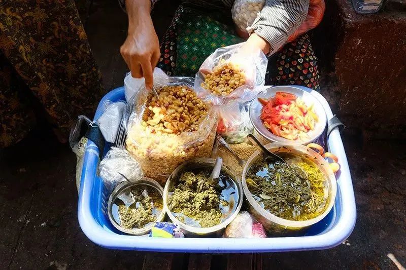你做梦都想不到缅甸人怎样吃茶:奶茶/普洱/茶叶炒饭/茶叶腌咸菜/茶叶做酱!