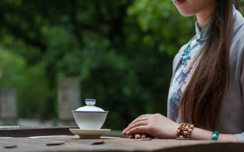 只听古筝？你品茶时的音乐曲库该更新了（50首曲目适合不同茶场合）