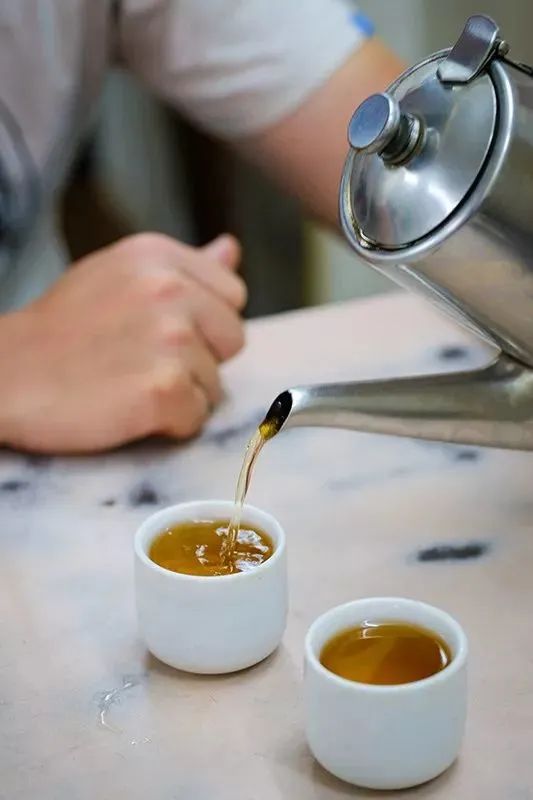 你做梦都想不到缅甸人怎样吃茶:奶茶/普洱/茶叶炒饭/茶叶腌咸菜/茶叶做酱!