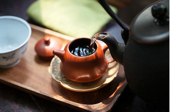 制壶大师"涉恶"被公诉，宜兴紫砂行业开展扫黑除恶行动，你见识过紫砂陷阱吗?