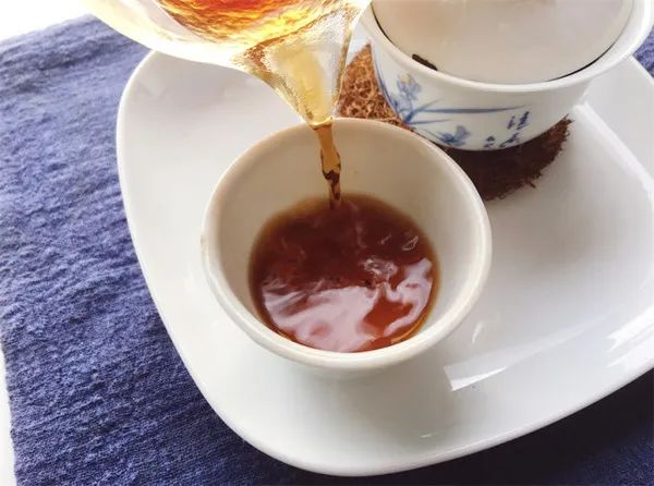 触及灵魂的六堡茶20问，读完这些问题，你就是六堡茶的半个专家
