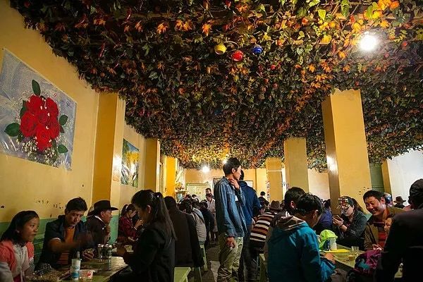 在拉萨泡茶馆是种什么体验？