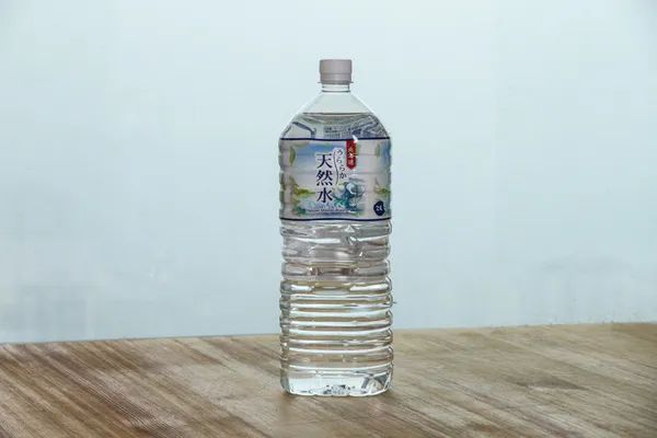 上流社会喝茶用水指南：你确定依云真的是高端水？